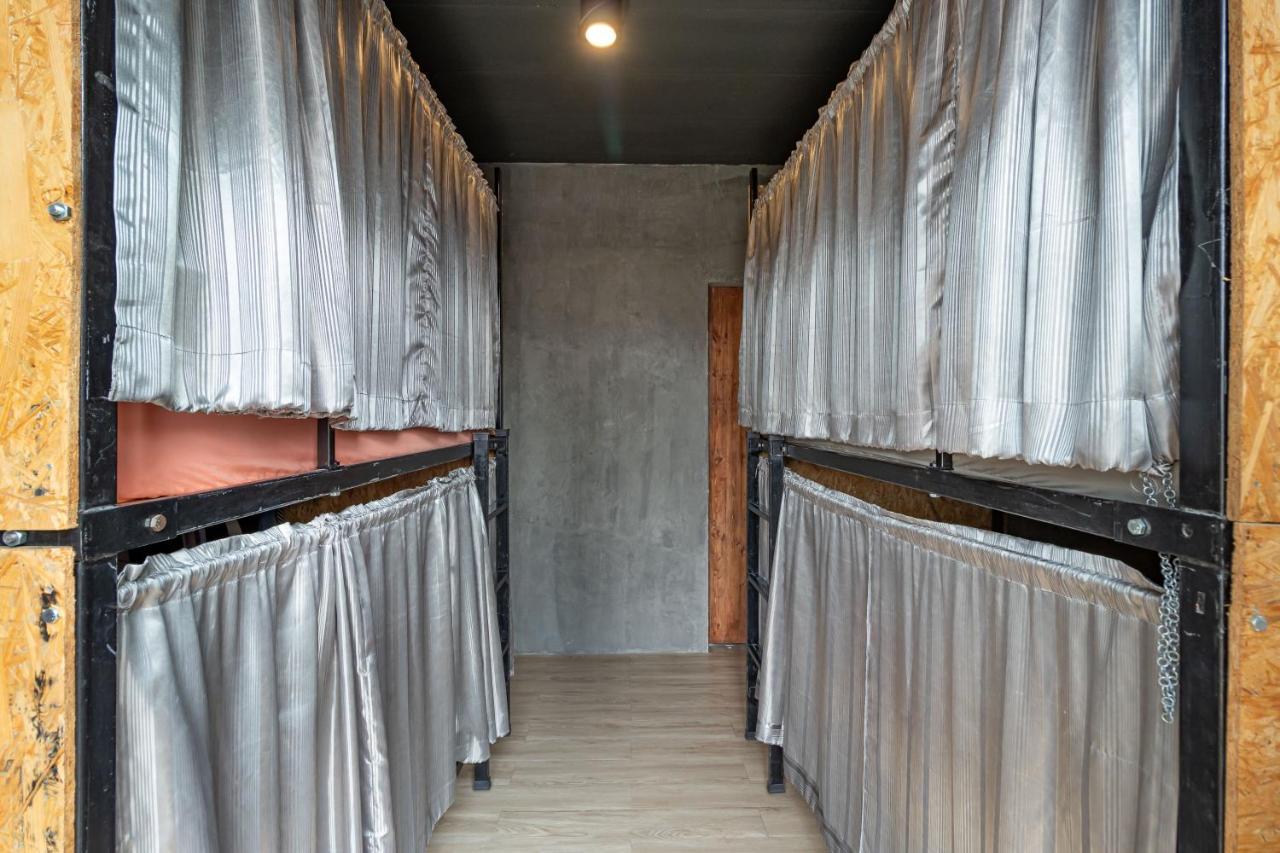 The Beds Ever Hostel (Adults Only) Banguecoque Exterior foto